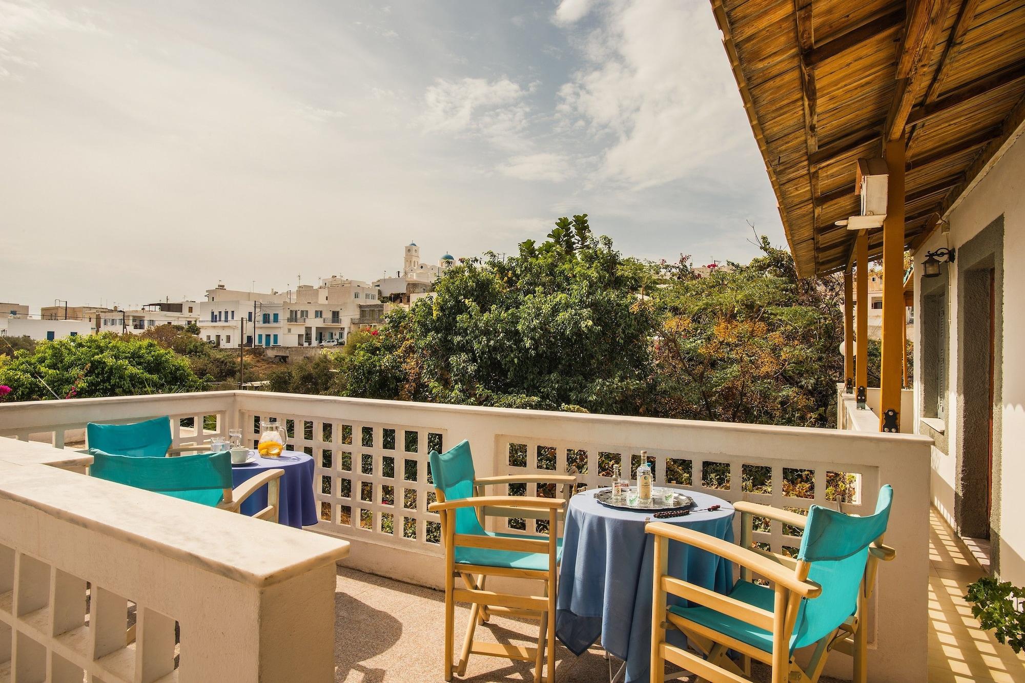Semiramis Guesthouse Адамас Экстерьер фото