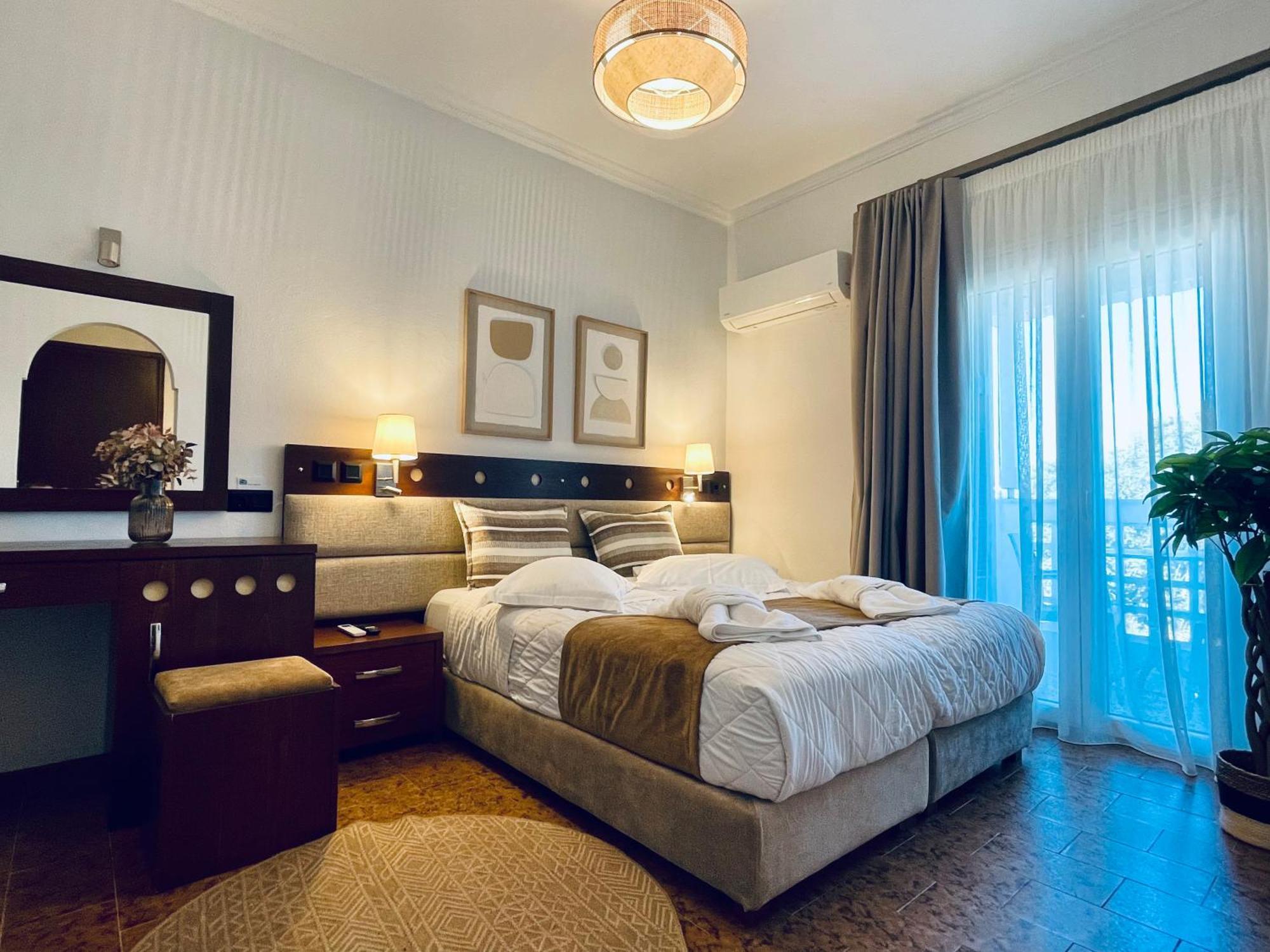 Semiramis Guesthouse Адамас Экстерьер фото